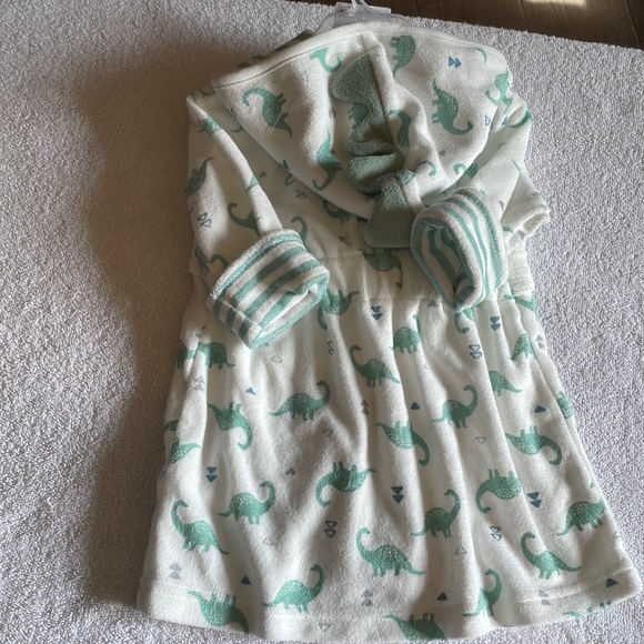 Carter’s just one you baby bathrobe 0-9 Months - Picture 3 of 4